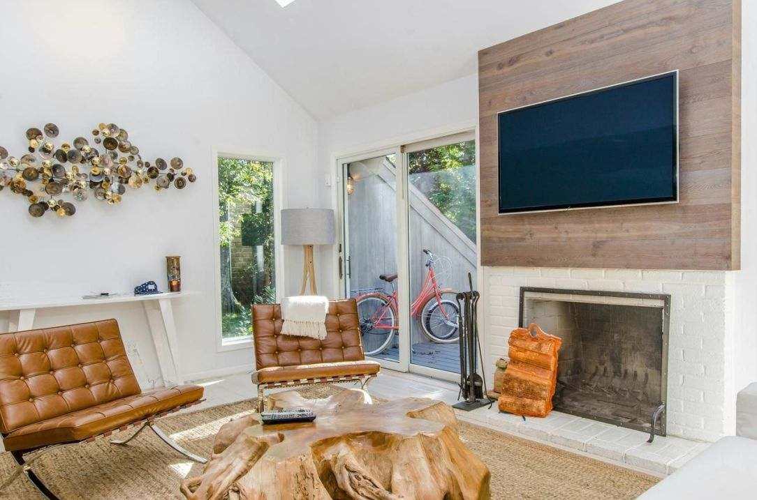 Executive desk detail